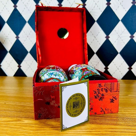 Rose Medallion Vase Pair Porcelain Hand-Painted w/ Stands & Red Presentation Box - Picture 11 of 14